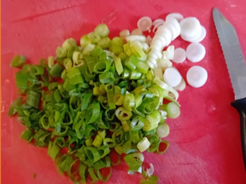 Tomaten mit pfannengerührten Eiern und Mini-Pellkartoffeln - Rezept - Bild Nr. 6