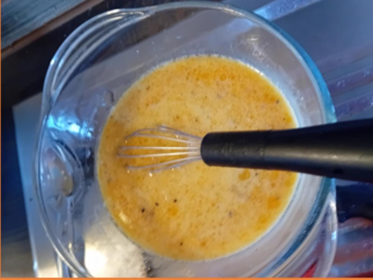 Tomaten mit pfannengerührten Eiern und Mini-Pellkartoffeln - Rezept - Bild Nr. 8