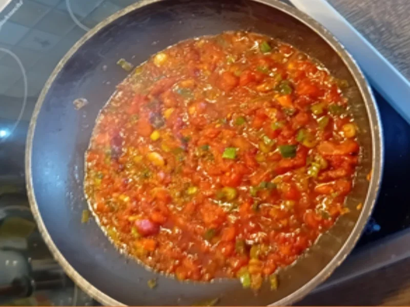 Tomaten mit pfannengerührten Eiern und Mini-Pellkartoffeln - Rezept - Bild Nr. 11