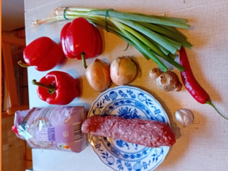 Curry-Rinderhackfleisch-Paprika-Zwiebel-Wok mit Basmatireis - Rezept - Bild Nr. 3