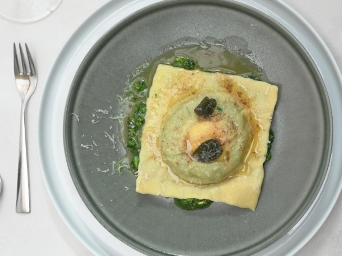 Ravioli mit Spinat-Ricotta-Füllung und Spinatpesto - Rezept - Bild Nr. 17457