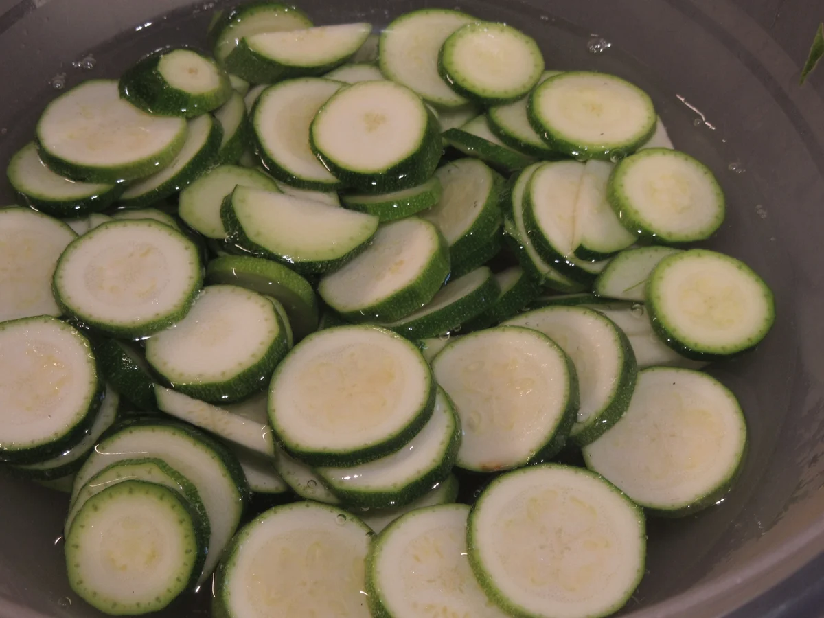 Gemüse: Knoblauchzucchini - Rezept - Bild Nr. 17467