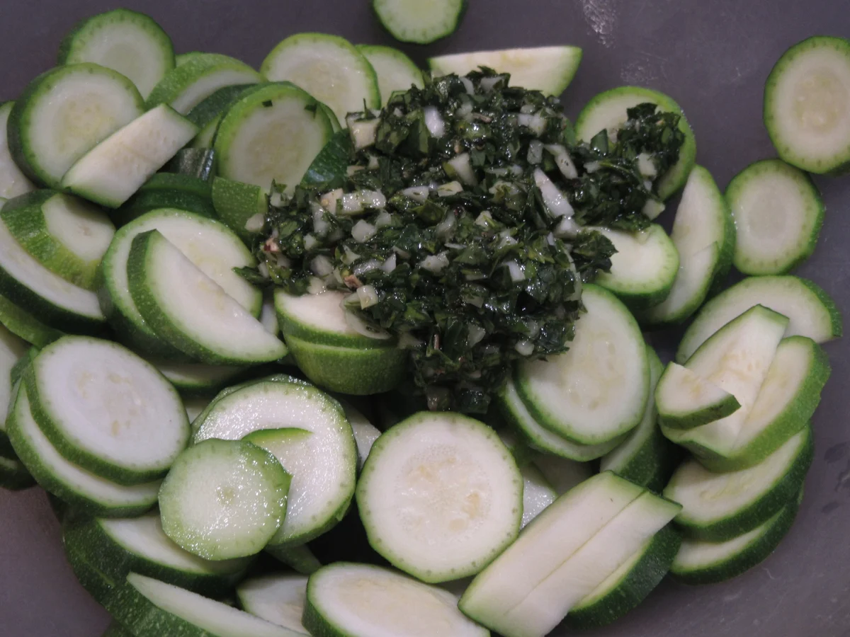 Gemüse: Knoblauchzucchini - Rezept - Bild Nr. 17468