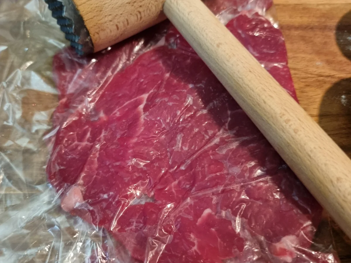 Flammkuchen mit Rinder-Carpaccio - Rezept - Bild Nr. 17477