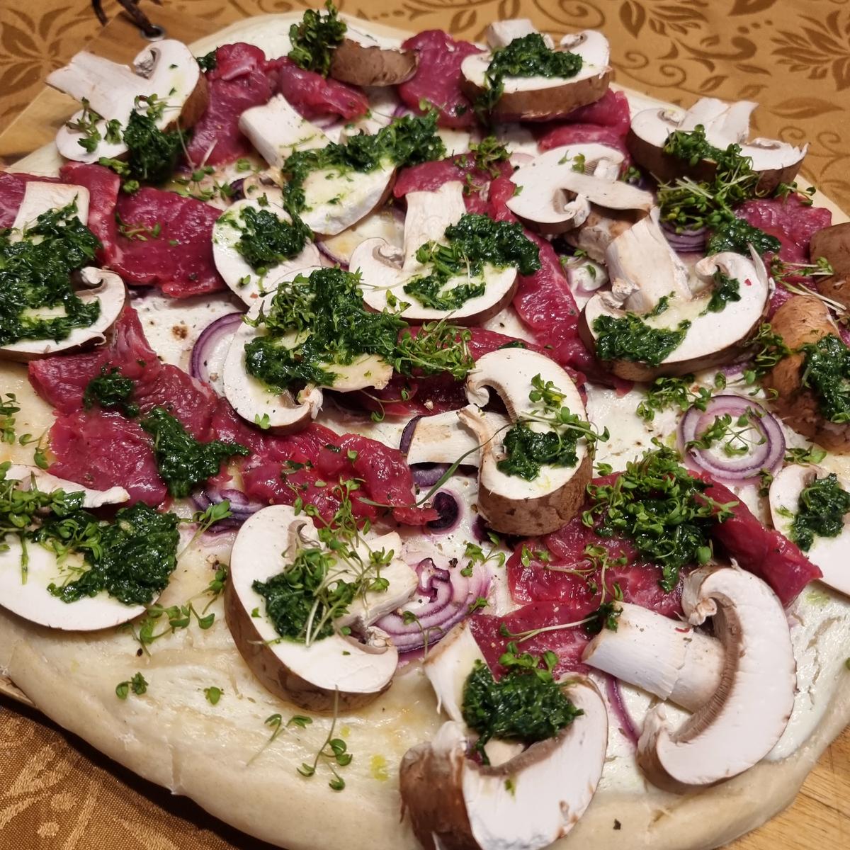 Flammkuchen mit Rinder-Carpaccio - Rezept - Bild Nr. 17482