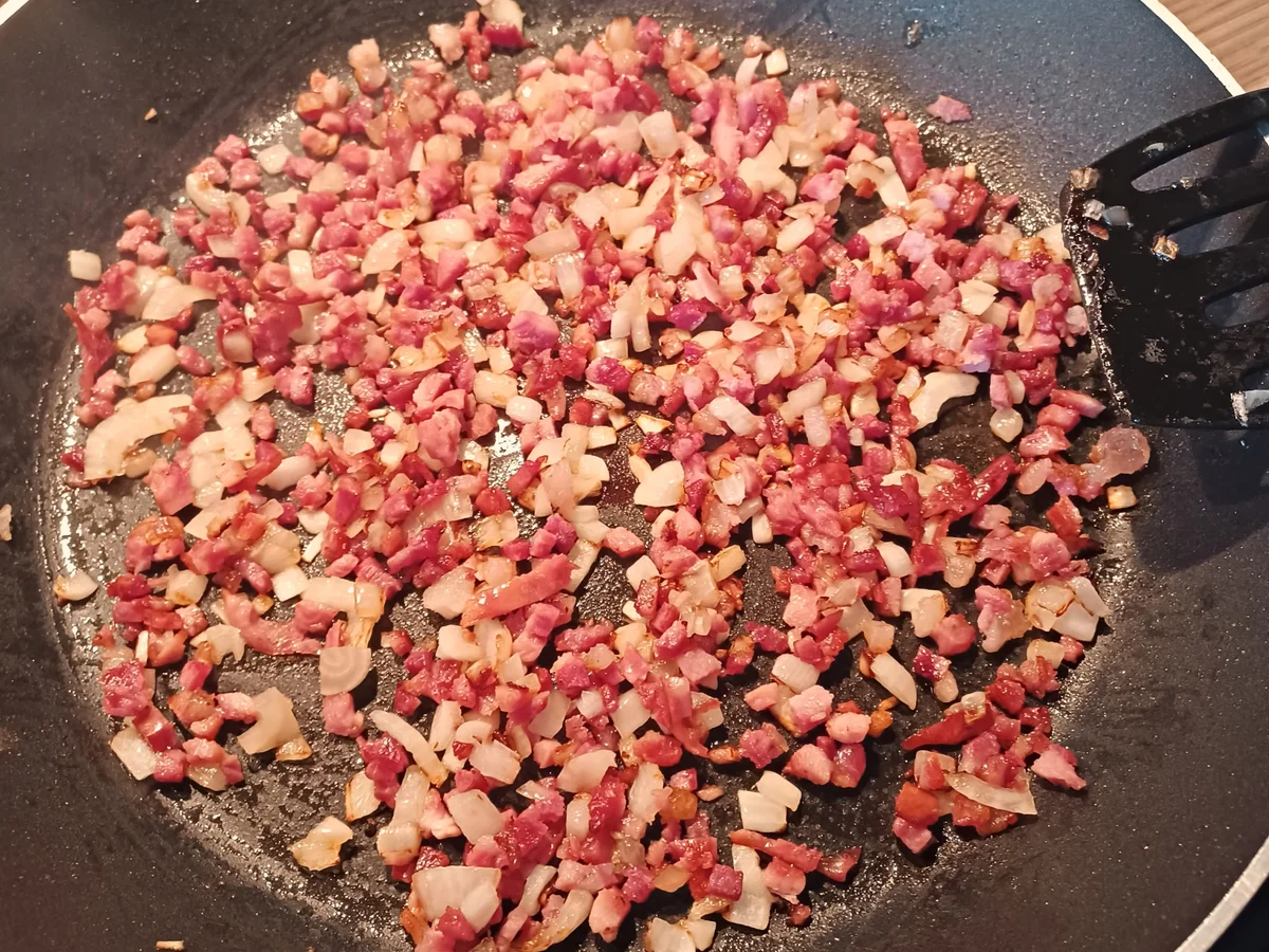 Kartoffelauflauf mit Schweinerücken , Champignons und Zwiebeln - Rezept - Bild Nr. 17468