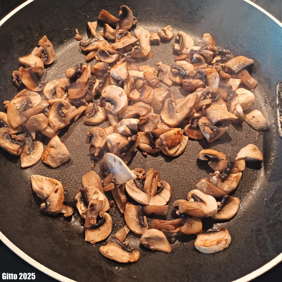 Kartoffelauflauf mit Schweinerücken , Champignons und Zwiebeln - Rezept - Bild Nr. 17469