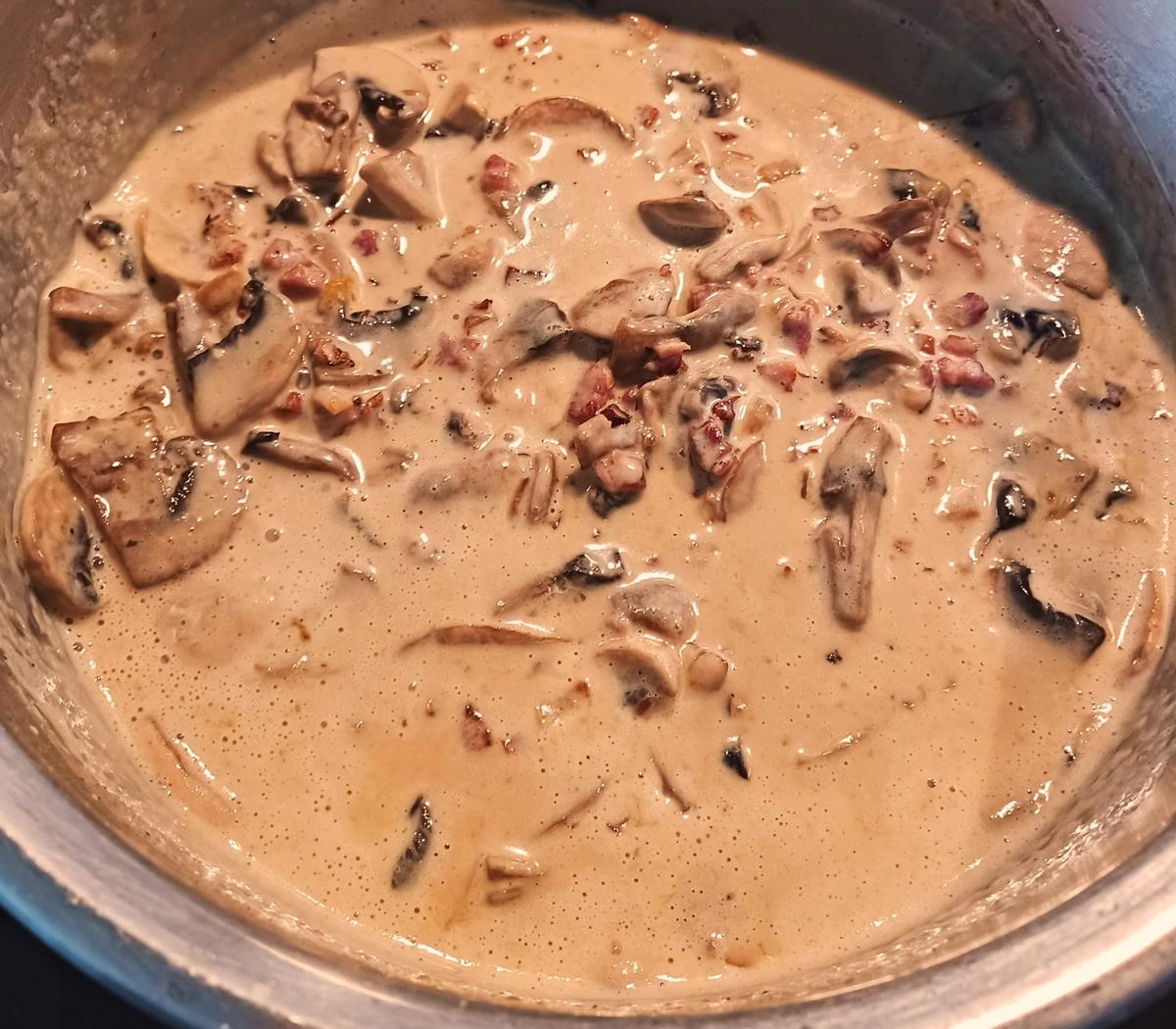 Kartoffelauflauf mit Schweinerücken , Champignons und Zwiebeln - Rezept - Bild Nr. 17470