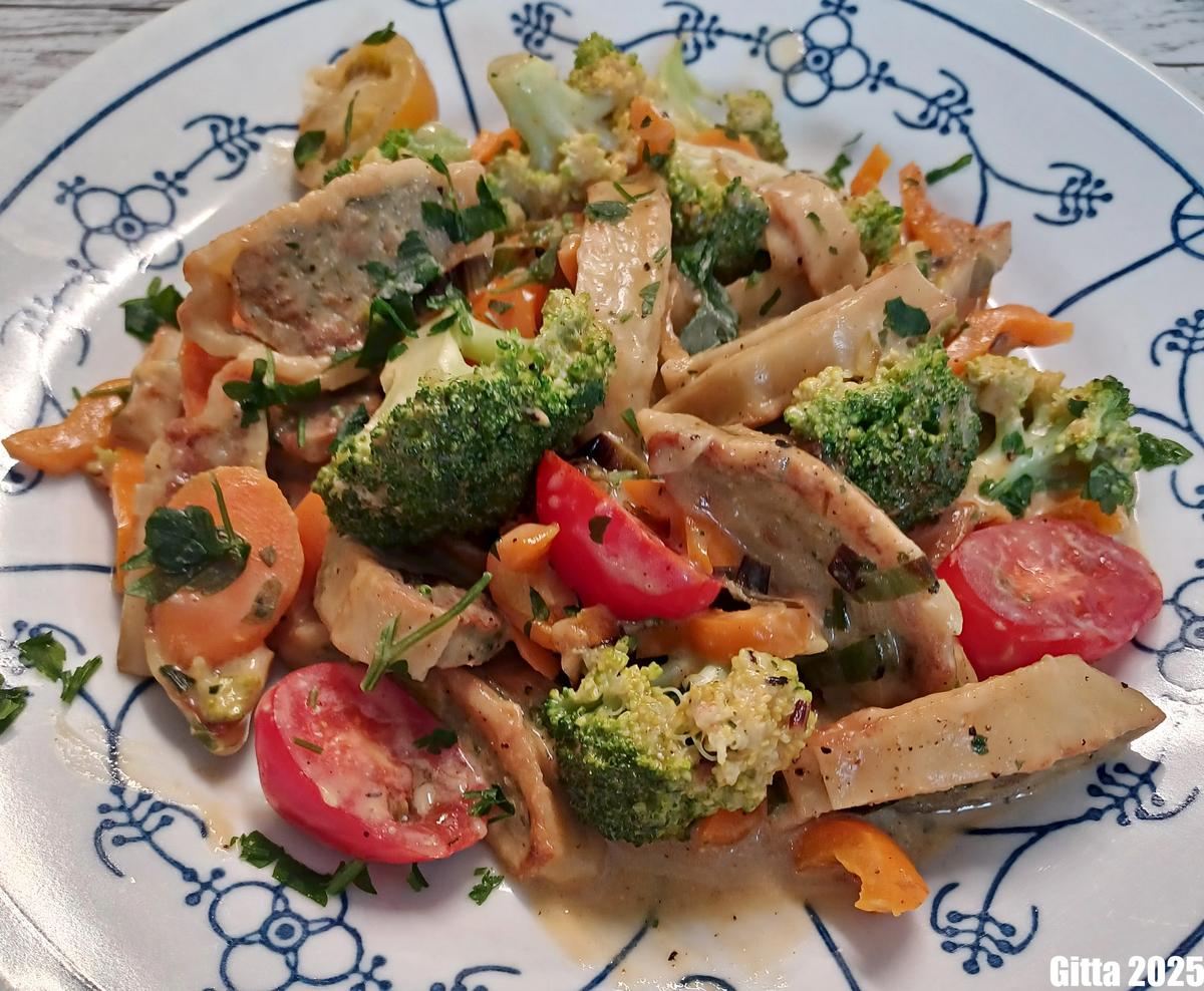 Maultaschenpfanne mit viel Gemüse - Rezept - Bild Nr. 17467