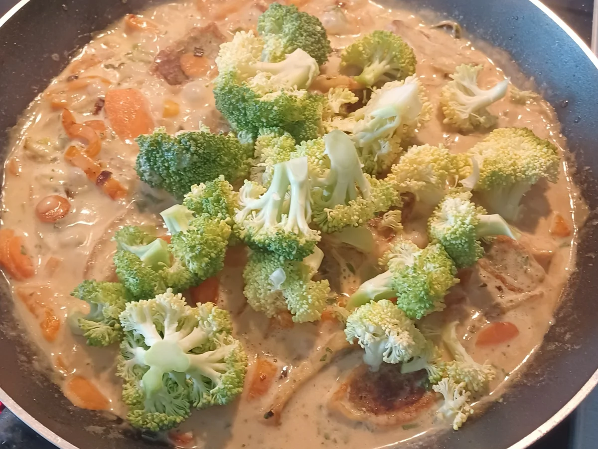 Maultaschenpfanne mit viel Gemüse - Rezept - Bild Nr. 17472