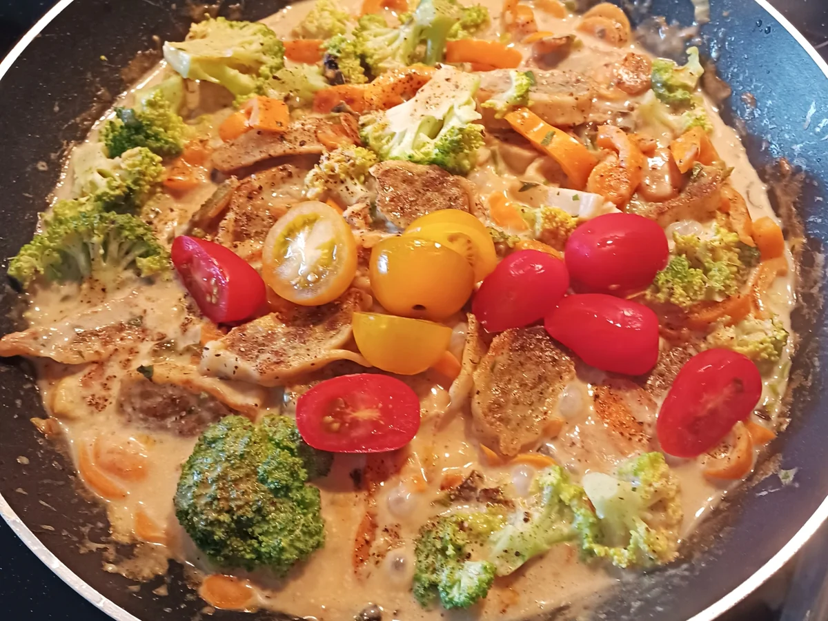 Maultaschenpfanne mit viel Gemüse - Rezept - Bild Nr. 17473