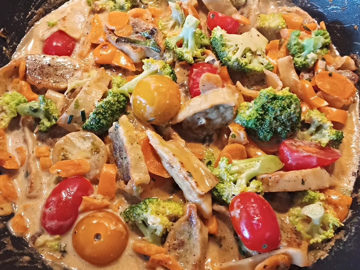 Maultaschenpfanne mit viel Gemüse - Rezept - Bild Nr. 17474