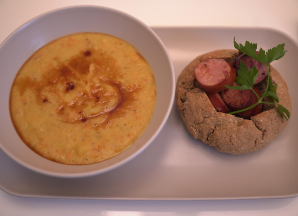Schlesische Erbsensuppe mit Krakauerwurst im Brotlaib - Rezept - Bild Nr. 17467