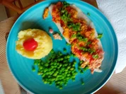 Überbackenes Seelachsfilet mit Tomaten-Mandel-Auflage, Erbsen und Kartoffelstampf - Rezept - Bild Nr. 2