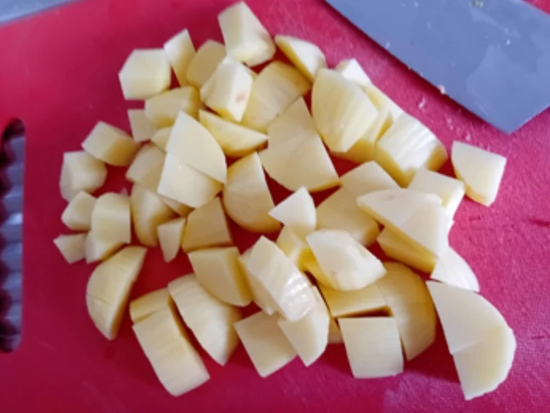 Überbackenes Seelachsfilet mit Tomaten-Mandel-Auflage, Erbsen und Kartoffelstampf - Rezept - Bild Nr. 6