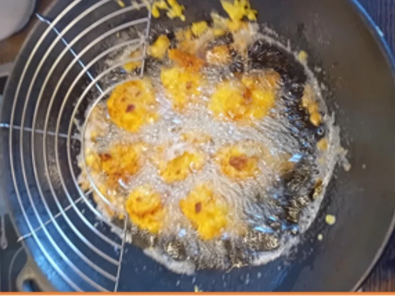 Rezept: Steinpilzschnitzel mit frittierten Blumenkohl im Bier-Teig, Tsatsiki und Drillingen Bild Nr. 17486 Steinpilzschnitzel mit frittierten Blumenkohl im Bier-Teig, Tsatsiki und Drillingen - Rezept - Bild Nr. 17486