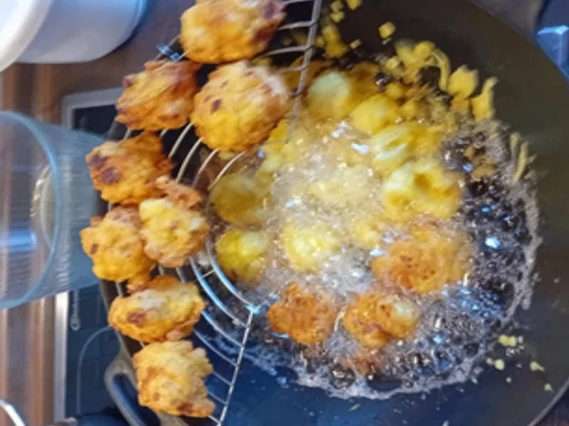 Rezept: Steinpilzschnitzel mit frittierten Blumenkohl im Bier-Teig, Tsatsiki und Drillingen Bild Nr. 17487 Steinpilzschnitzel mit frittierten Blumenkohl im Bier-Teig, Tsatsiki und Drillingen - Rezept - Bild Nr. 17487