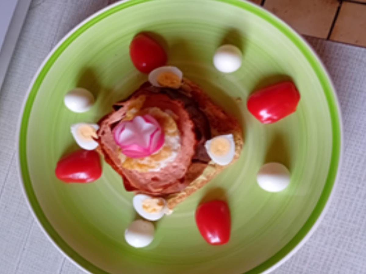 Leberkäse auf Toast mit Wachteleiern - Rezept - Bild Nr. 2