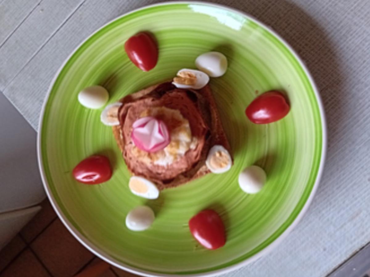 Leberkäse auf Toast mit Wachteleiern - Rezept - Bild Nr. 6