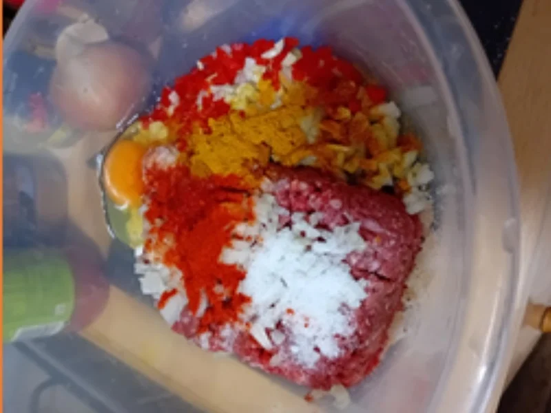 Rinderhackfleischbällchen mit Curry-Reis-Gemüsemix im Wok - Rezept - Bild Nr. 17479