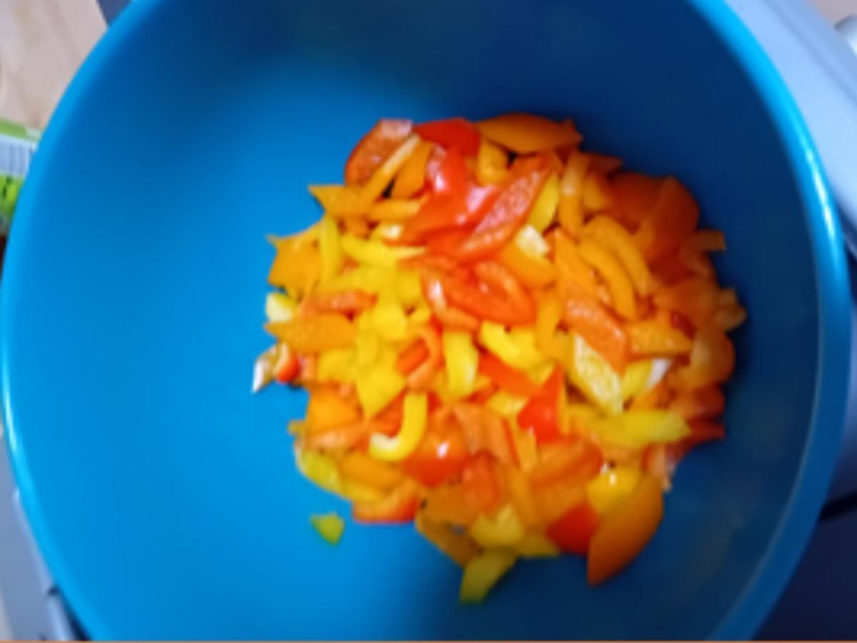 Rinderhackfleischbällchen mit Curry-Reis-Gemüsemix im Wok - Rezept - Bild Nr. 17485