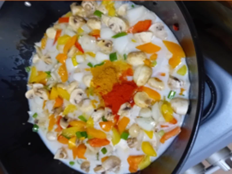 Rinderhackfleischbällchen mit Curry-Reis-Gemüsemix im Wok - Rezept - Bild Nr. 17488