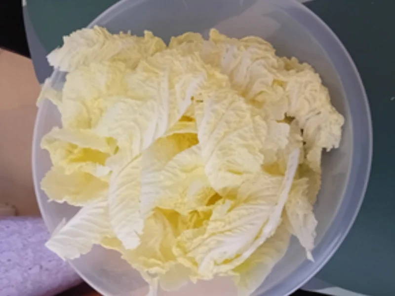 Gekochte Eier in Sahne-Senf-Sauce mit Min-Pellkartoffeln und Chinakohl-Salat - Rezept - Bild Nr. 5