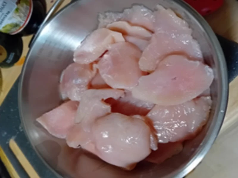 Rezept: Mini-Hähnchenbrustfilet-Schnitzel mit Sahne-Honig-Möhren und Drillingen Bild Nr. 3 Mini-Hähnchenbrustfilet-Schnitzel mit Sahne-Honig-Möhren und Drillingen - Rezept - Bild Nr. 3