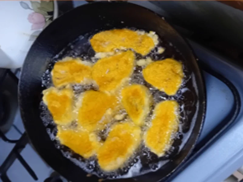 Rezept: Mini-Hähnchenbrustfilet-Schnitzel mit Sahne-Honig-Möhren und Drillingen Bild Nr. 6 Mini-Hähnchenbrustfilet-Schnitzel mit Sahne-Honig-Möhren und Drillingen - Rezept - Bild Nr. 6