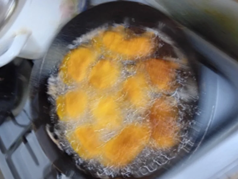 Rezept: Mini-Hähnchenbrustfilet-Schnitzel mit Sahne-Honig-Möhren und Drillingen Bild Nr. 7 Mini-Hähnchenbrustfilet-Schnitzel mit Sahne-Honig-Möhren und Drillingen - Rezept - Bild Nr. 7