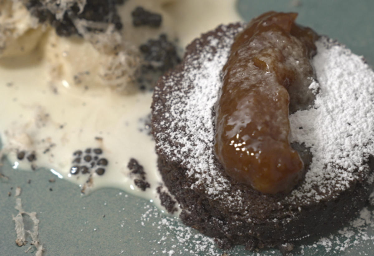 Schokoladentarte, Vanilleeis mit Kaviar & Trüffe - Rezept - Bild Nr. 2