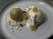 Schokoladenmousse mit Pistazie, Sahne, Limette und Baiser - Rezept - Bild Nr. 17492