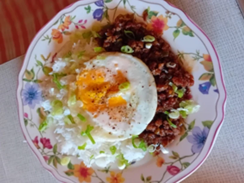 Basmatireis mit Asia-Hackfleisch und Spiegelei - Rezept - Bild Nr. 2