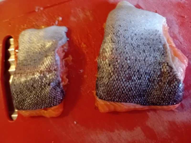 Lachsforellenfilet mit Butter-Zwiebel-Buschbohnen und Drillingen - Rezept - Bild Nr. 4