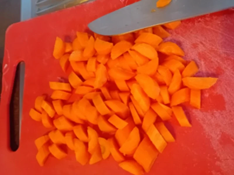 Kabeljaufilet mit Möhren-Kohlrabi-Rahmgemüse - Rezept - Bild Nr. 5