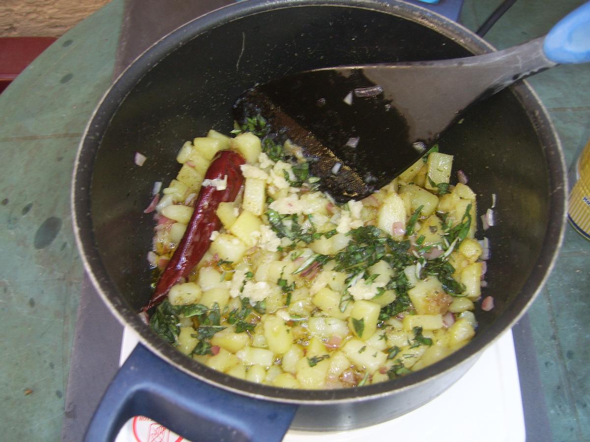 Bratkartoffelwürfel mit Würzfleisch - Rezept - Bild Nr. 17496