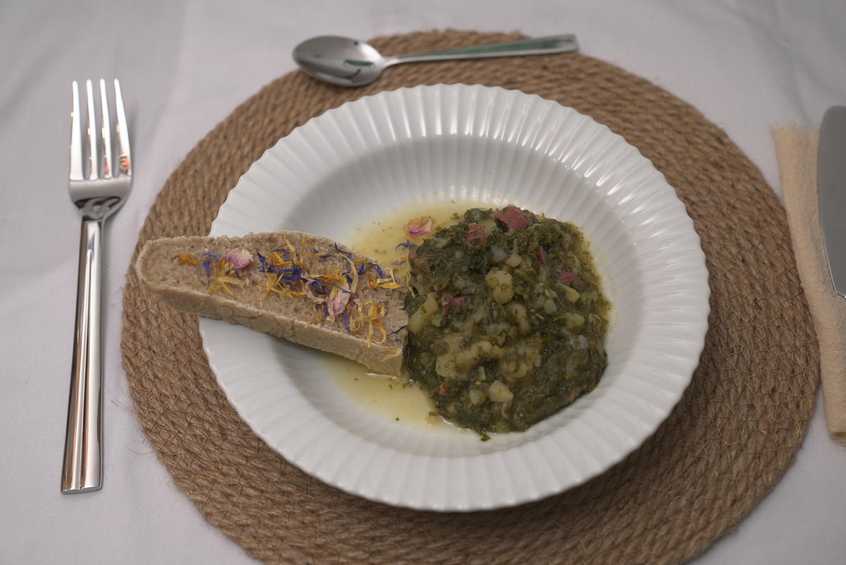 Kalte grüne Suppe mit portugiesischem Maisbrot - Rezept - Bild Nr. 17491