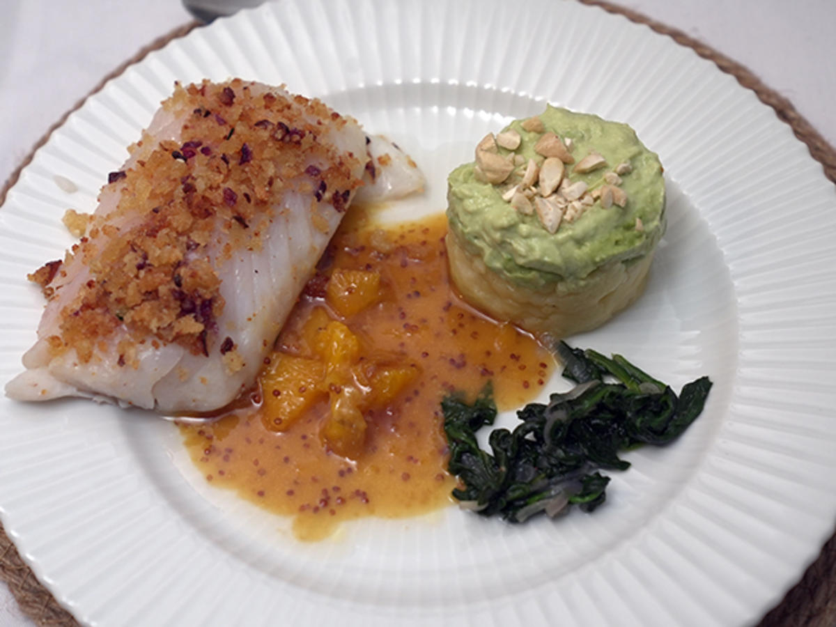 Skreifilet mit Kartoffel-Sellerie-Stampf und Avocado-Creme-Topping - Rezept - Bild Nr. 17502