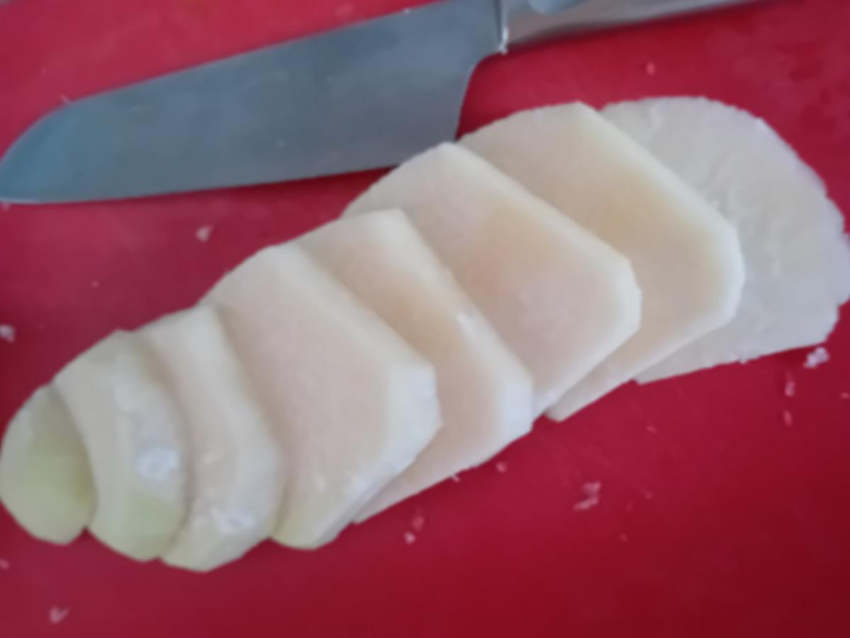 Schlemmer-Filet à la Bordelaise mit Rahm-Kohlrabi und Pellkartoffeln - Rezept - Bild Nr. 5