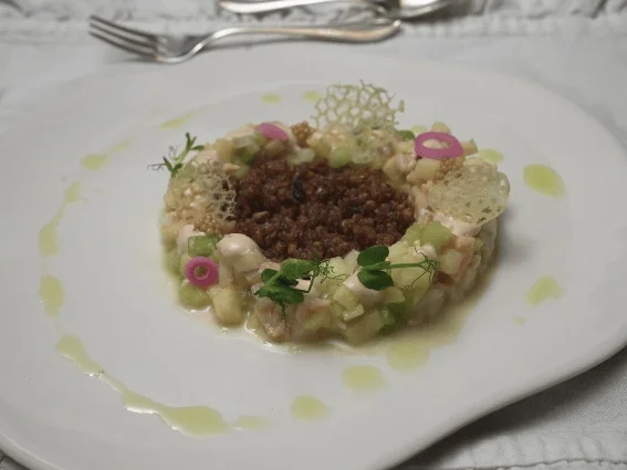 Rezept: Saiblingsceviche auf Schwarzbrotcrumble und Apfel-Mayonnaise Bild Nr. 2 Saiblingsceviche auf Schwarzbrotcrumble und Apfel-Mayonnaise - Rezept - Bild Nr. 2