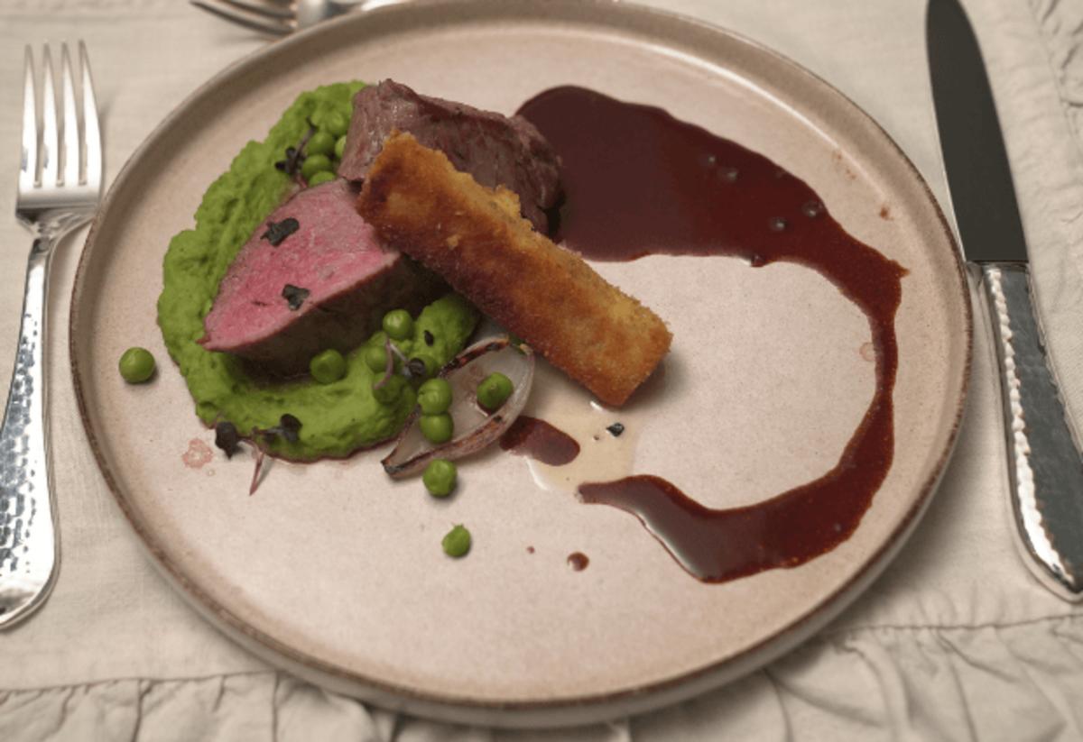 Sous-Vide gegartes Kalbsfilet, Erbsenpüree, Erbsen, Jus, Polentasticks - Rezept - Bild Nr. 17504