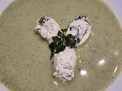 Brokkolicremesuppe mit Frischkäsenocken - Rezept - Bild Nr. 17504
