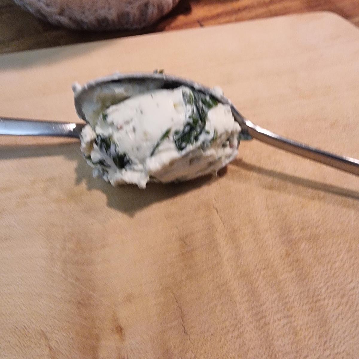 Brokkolicremesuppe mit Frischkäsenocken - Rezept - Bild Nr. 17514