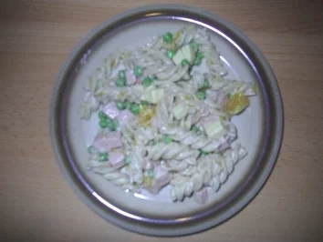 Rezept: Salat - Nudelsalat mit Käse Salat - Nudelsalat mit Käse - Rezept