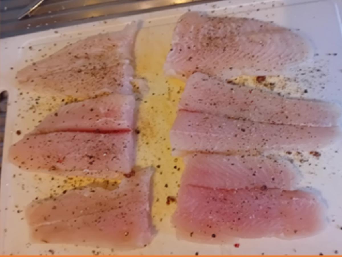 Knusper-Pangasius-Fischfilet mit Rahm-Rosenkohl und Drillingen - Rezept - Bild Nr. 4