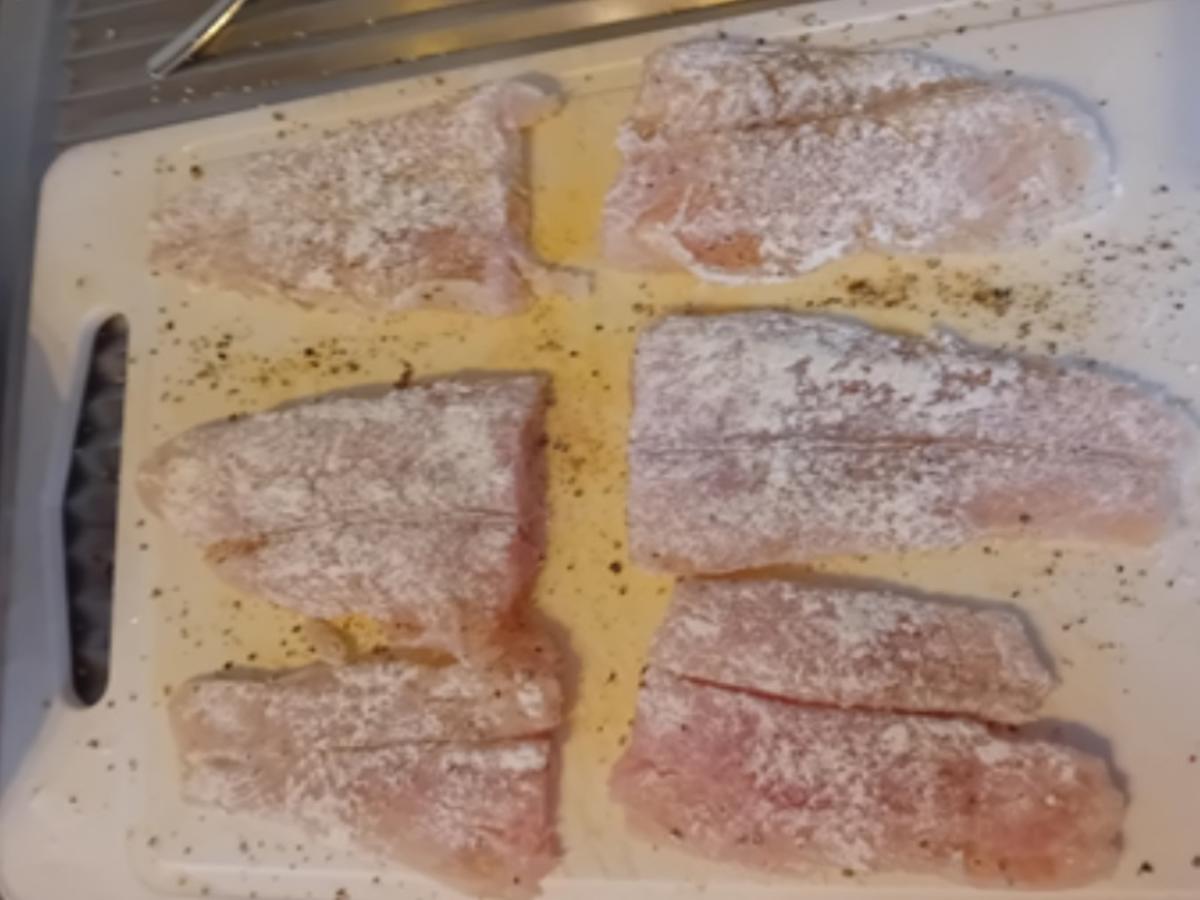 Knusper-Pangasius-Fischfilet mit Rahm-Rosenkohl und Drillingen - Rezept - Bild Nr. 5