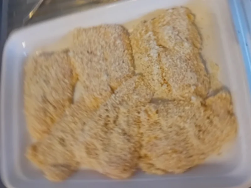 Knusper-Pangasius-Fischfilet mit Rahm-Rosenkohl und Drillingen - Rezept - Bild Nr. 6