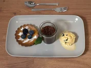 Käsekuchen, Apfel-Rhabarber-Kompott und Herrencremeeis - Rezept - Bild Nr. 17515