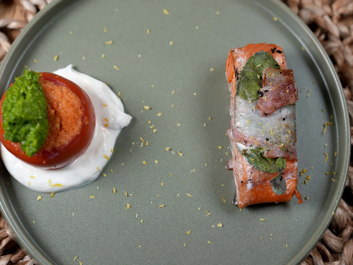 Lachsimbocca mit Couscous und gefüllter Tomate - Rezept - Bild Nr. 17506