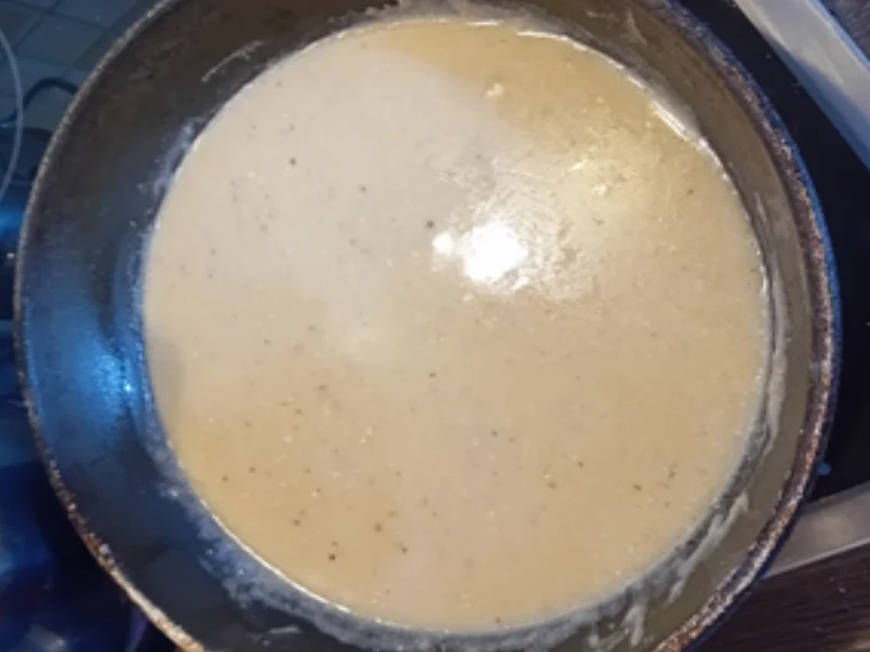 Hackfleisch-Steinpilz-Buletten mit Rahm-Sauce, Brokkoli und Drillingen - Rezept - Bild Nr. 17514